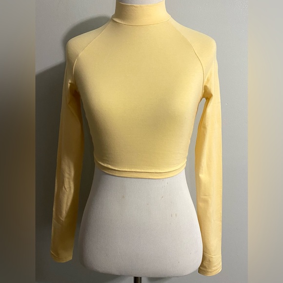 H&M Basic Yellow Crop Top - Picture 10 of 10